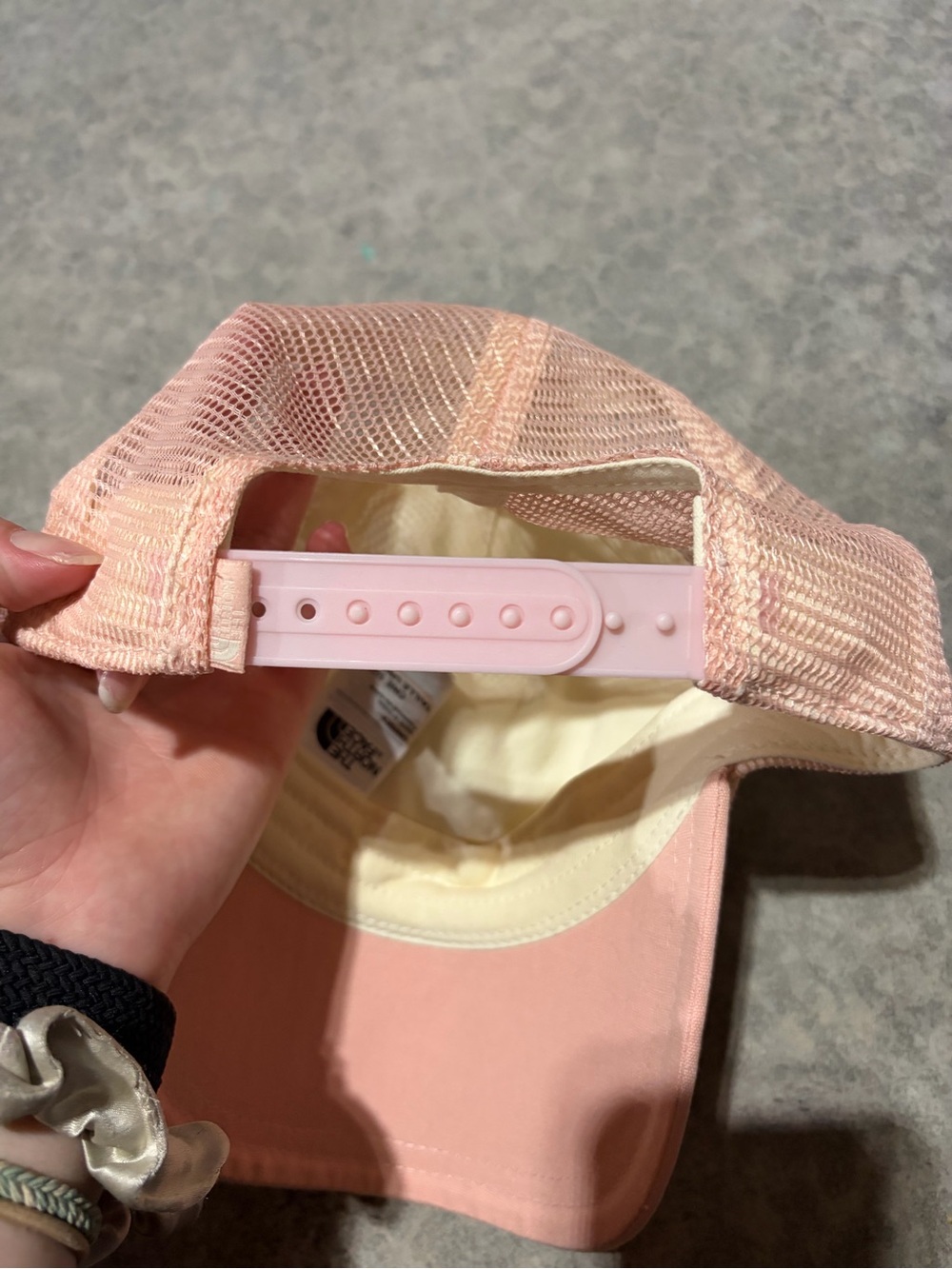 North face hat - Picture 2 of 3